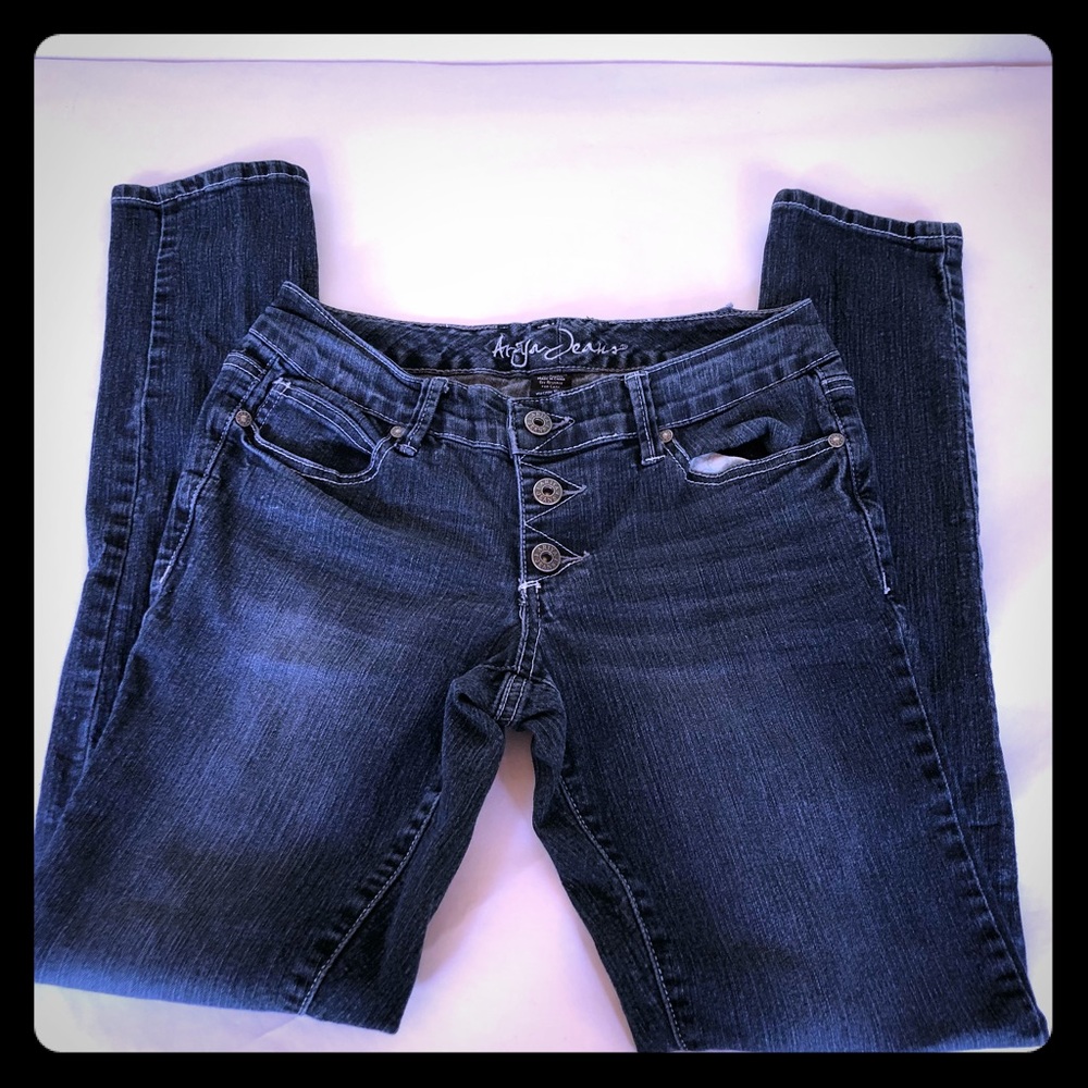 Ariya Jeans